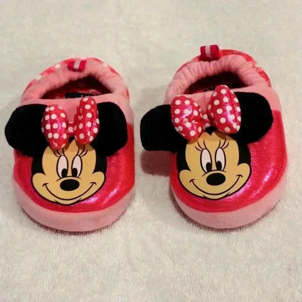 Minnie Mouse Pink Polka Dot Slippers NWOT